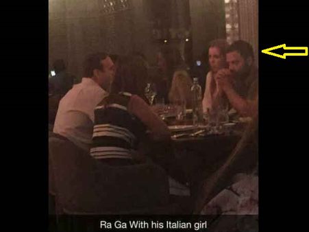 गिलास में व्‍हिस्‍की और बगल में मिस्‍ट्री गर्ल, पब में बैठे राहुल गांधी की तस्‍वीरें वायरल