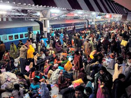  ट्रेनों में हुई देरी तो अधिकारियों पर होगी कार्रवाई- सुरेश प्रभु