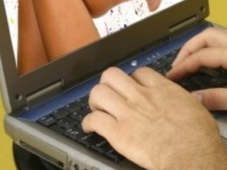 पूर्व गृह सचिव का खुलासा- दफ्तर में पॉर्न देखते थे गृह मंत्रालय के जूनियर अफसर, खराब हो जाते थे कंप्यूटर