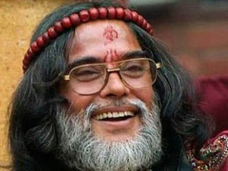 दाढ़ी-बाल कटाकर 'हीरो' बने स्वामी ओम, पहचान नहीं पाएंगे आप