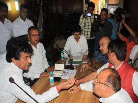 मेरठ: 'वंदेमातरम' पर जारी है खींचतान, नगर निगम में राष्ट्रगीत ही बन गया है मुद्दा