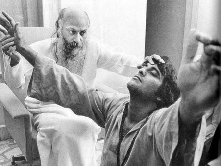 जब फिल्में छोड़कर संन्यासी बन गए थे विनोद खन्ना, जानें क्या थी वजह