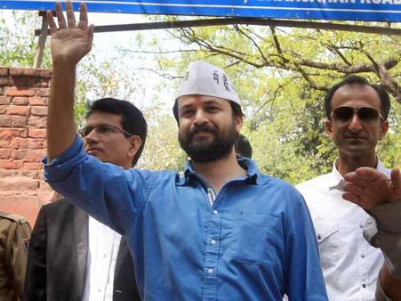 धमकी भरे पत्र पर गृह मंत्री से नहीं मिली प्रतिक्रिया तो सुरक्षा के लिए आशीष खेतान पहुंचे SC