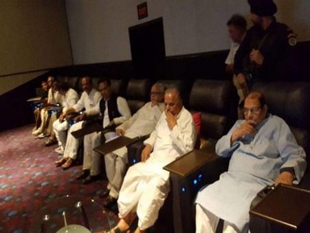 मुलायम को भी चला पता, कटप्पा ने बाहुबली को क्यों मारा