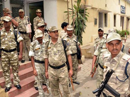 सहारनपुर हिंसा: योगी सरकार के खिलाफ प्रदर्शन करने आए थे सपाई, पैरामिलट्री फोर्स देख खिसक लिए