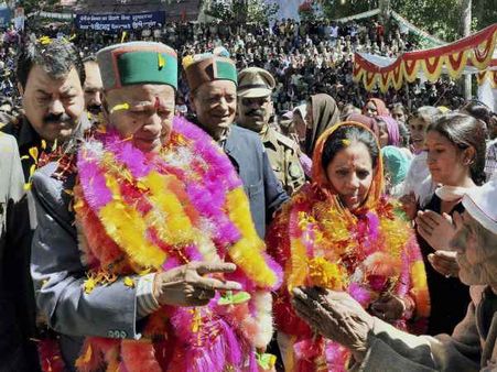 आय से अधिक संपत्ति केस में वीरभद्र सहित 9 आरोपियों को जमानत