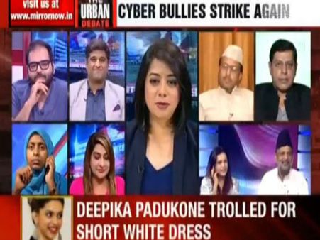 Live शो में मौलाना ने महिला एंकर को कहा-अंडरवियर पहन कर काम करो,मिला मुंहतोड़ जवाब