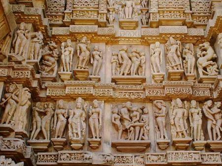 बजरंग सेना की खजुराहो में कामसूत्र की किताबों पर बैन की मांग