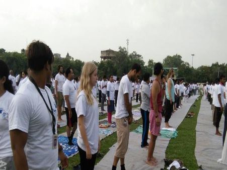 PICS: मोदी की काशी में अंतर्राष्ट्रीय योग दिवस पर देखिए लोगों का क्रेज