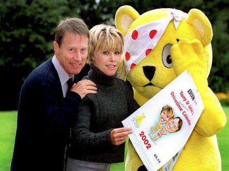 चाइल्‍ड सेक्‍स के आरोपों से घिरी बीबीसी की एक्स एंकर ने करवाया HOT फोटोशूट