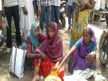 पॉलीथिन में गर्भ को लेकर पहुंची महिला, SP आफिस में मची अफरातफरी