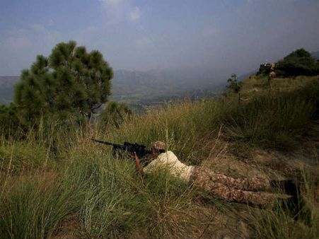 पाकिस्‍तान ने किया LoC पर भारत के पांच सैनिकों को मारने का दावा 