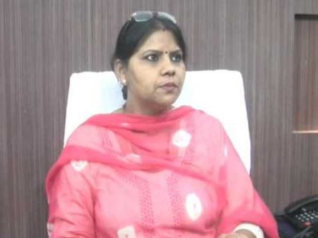 लेडी DM का नाम पढ़कर उसने तो भेज दिया नॉनवेज, फंसा व्हाट्सएप ग्रुप का एडमिन