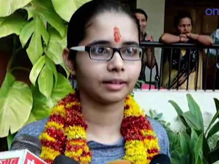 मिलिए, यूपी बोर्ड की दसवीं परीक्षा में 5वीं रैंक पाने वाली प्रिया से