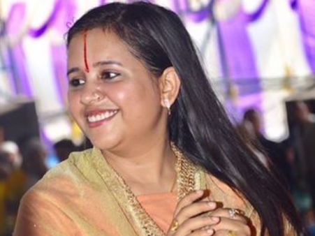 मिलिए, बीफ खाने वालों को चौराहे पर फांसी देने की मांग करने वाली साध्वी सरस्वती से...