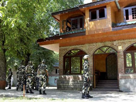 जानिए कश्‍मीर के सोपोर में सेना ने किन दो आतंकवादियों को मारा है