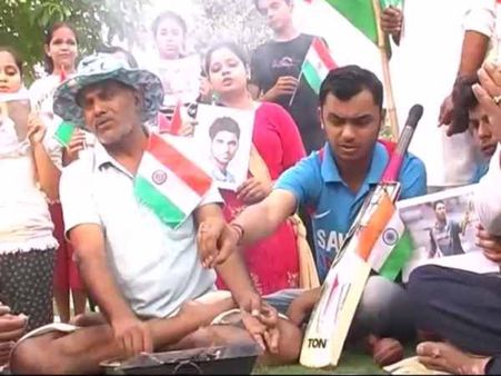 VIDEO: मुरादाबाद में भारत की जीत के लिए फैंस कर रहे यज्ञ