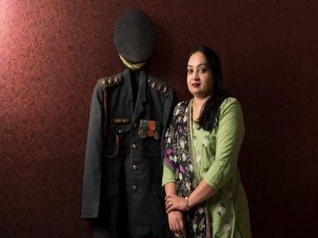 शहीद की पत्नी की फेसबुक पोस्ट ने रुला दिया, उनकी देशभक्ति को सलाम