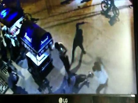 LIVE पिटाई: सब्जी वाले को इतनी बेरहमी से क्यों पीटा गया होगा?