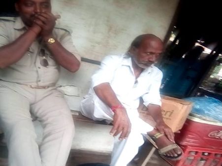 VIDEO: यूपी पुलिस का 'दम मारो दम, मिट जाए गम...'