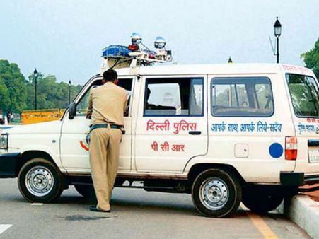 महिला कांस्‍टेबलों के सामने हस्‍तमैथुन करने लगा दिल्‍ली पुलिस का जवान, गलत जगह लगाया हाथ