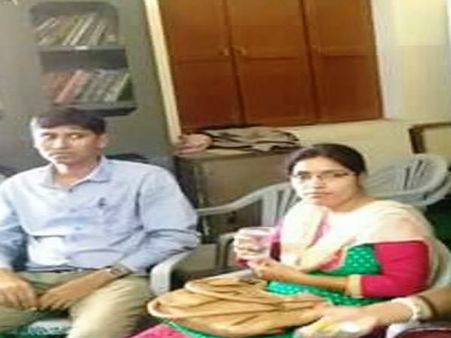 PICs: चाचा की पिटाई और लड़की के प्यार ने बना दिया चिंचू को टॉपर