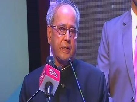 भीड़ द्वारा लोगों की हत्या करने की घटनाओं पर राष्ट्रपति प्रणब मुखर्जी ने तोड़ी चुप्पी