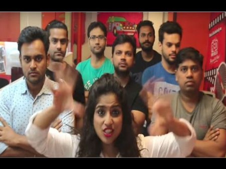 खोली पोल तो BMC को लगी मिर्ची, पहुंची RJ मलिष्का के घर