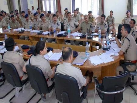 'सिंघम' के ट्रांसफर पर लोगों में मायूसी, उनकी मुहिमों के मुरीद हैं लोग