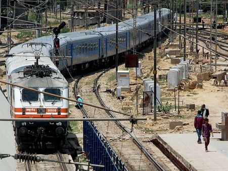 GOOD NEWS: दिव्यांगों के लिए आरक्षित होगी थर्ड AC की लोअर बर्थ