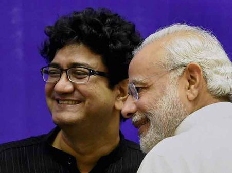 प्रसून जोशी बने सेंसर बोर्ड के नए चीफ, जानिए इनकी पूरी शख्सियत