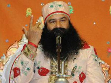 राम रहीम पर है 400 साधुओं को नपुंसक बनाने का आरोप, रेप-मर्डर से भी जुड़ा नाम