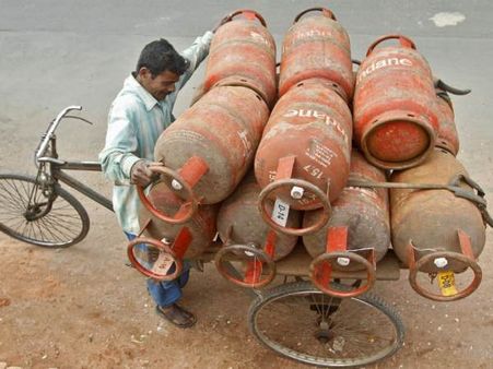 बदलता भारत: धुएं से मुक्त होगी रसोई, हर घर में होगा LPG का कनेक्शन