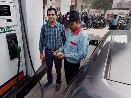 80 रुपए तक पहुंच गई पेट्रोल की कीमत, ये राज्यों में सबसे ज्यादा बढ़े दाम