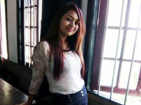 फ्लैट में दोस्तों संग बर्थडे पार्टी कर रही थी एयर होस्टेस, चौथी मंजिल से गिरकर मौत