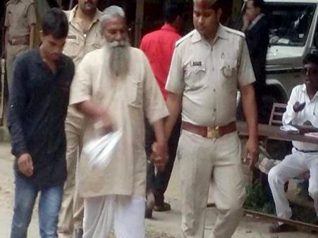 बनारस का ये बलात्कारी बाबा भी काटेगा उम्रकैद की सजा