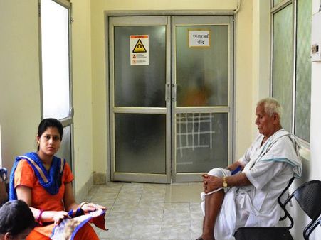 PICs: पूर्वांचल के एम्स कहे जाने वाले अस्पताल में OT की गैस सप्लाई पाई गई दूषित