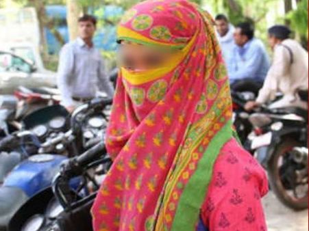 फेसबुक पर पत्नी को दिखा अपना ही पॉर्न, पति की खुली काली करतूत