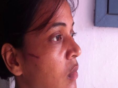 VIDEO: छात्रा ने दिखाई दिलेरी, दरिंदों से लड़कर बचाई जान