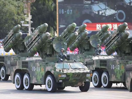 डोकलाम में तनातनी के बीच चीन ने दिखाई अपने हथियारों की लिस्ट