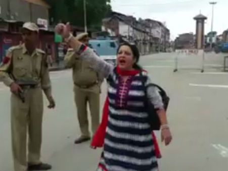 VIDEO: स्‍वतंत्रता दिवस पर आतंकियों के गढ़ में अकेली महिला बोली 'भारत माता की जय'