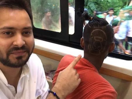 PICs: लालू का सामने आया फैन तेजस्वी हो गए एक्साइटेड