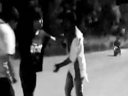 VIDEO:टोलकर्मी ने मांगे 30 रुपए, TRS नेता के बेटे ने मारा चाकू