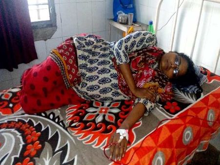 हिंदू युवा वाहिनी की गुंडागर्दी का शिकार मरीज, निशाना डॉक्टर