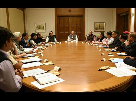 कैबिनेट फेरबदल:मोदी मंत्रिमंडल में 9 नए मंत्रियों की एंट्री, कल लेंगे शपथ