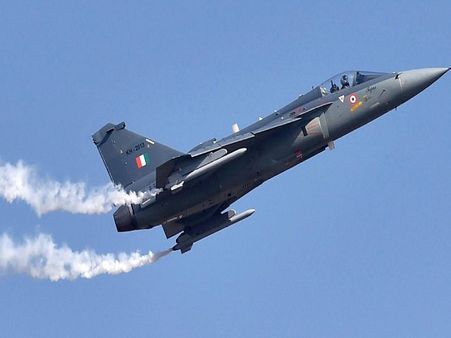 अमेरिका ने NKorea के आसमान पर उड़ाया 4 फाइटर जेट और 2 बमवर्षक विमान