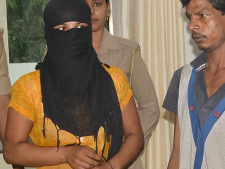 प्रेमी को मारकर फ्रिज में रखा फिर रेहड़ी पर रख फेंक आए पटरी पर