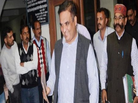 हिमाचल पुलिस के आईजी जहूर जैदी समेत आठ पुलिसकर्मी सस्पेंड