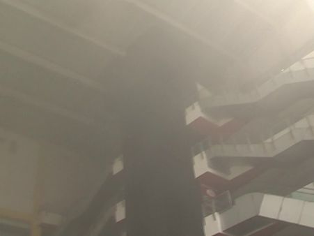 VIDEO: कानपुर के रेव मोती शॉपिंग मॉल में लगी आग, बिग बाजार जलकर खाक