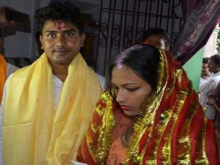 संबंध बनाने के बाद शादी से मुकर गया प्रेमी, फिर थाने में ऐसे हुई दोनों की शादी...